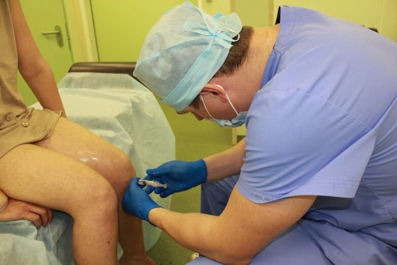 Intra-articular injections are the last resort for very severe knee lesions